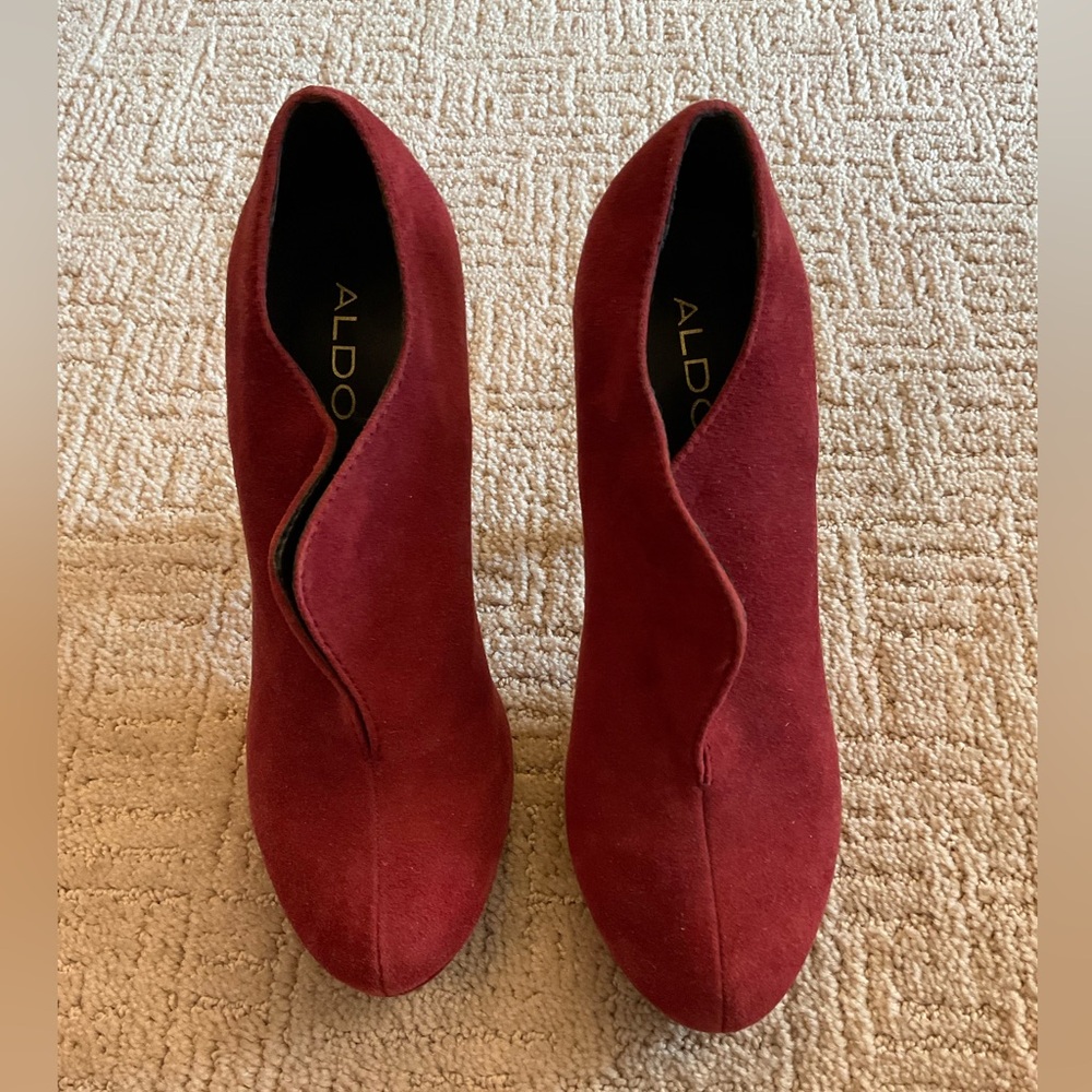 Aldo Shoes Red Suede Platform 4.5” Heeled Boot Pumps 7.5 Like New Maximalist